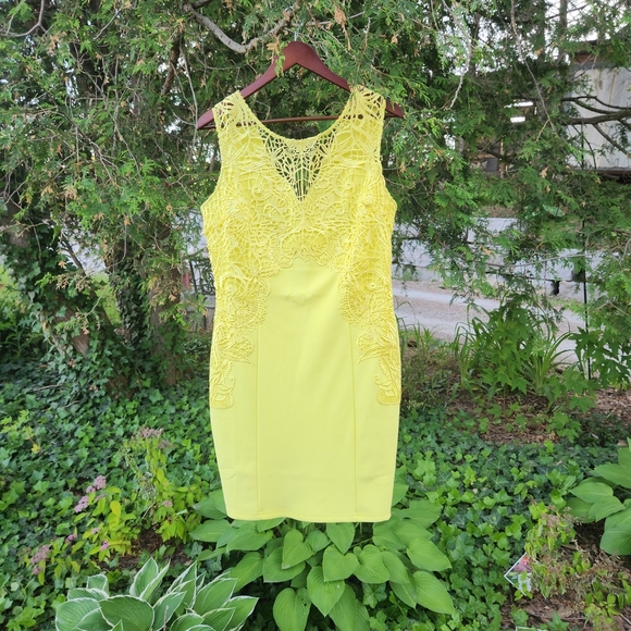 VENUS Yellow Sheath Dress for Cocktail Events - Picture 2 of 4